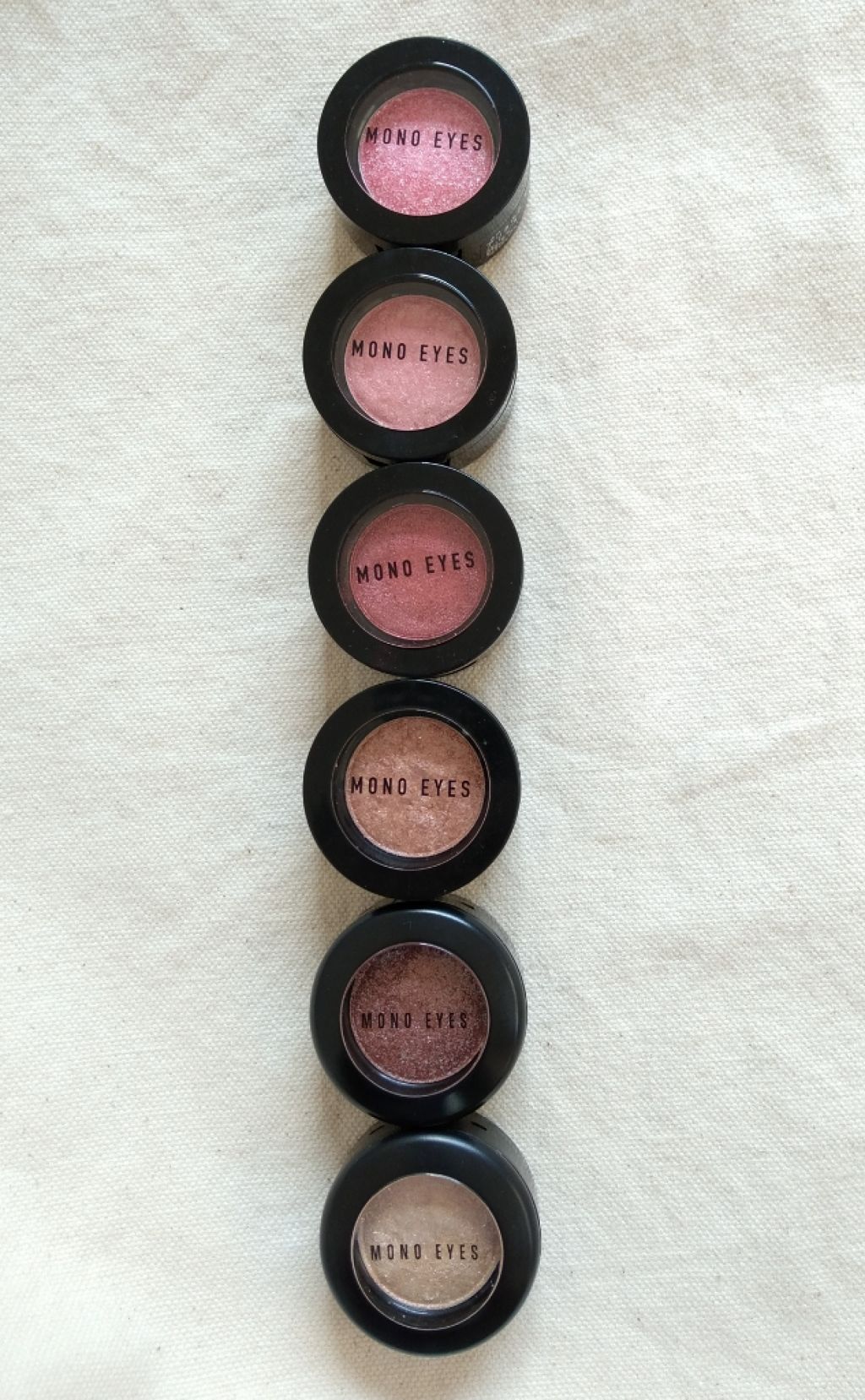 モノアイズ アイシャドウ/ARITAUM/単色アイシャドウを使ったクチコミ（1枚目）