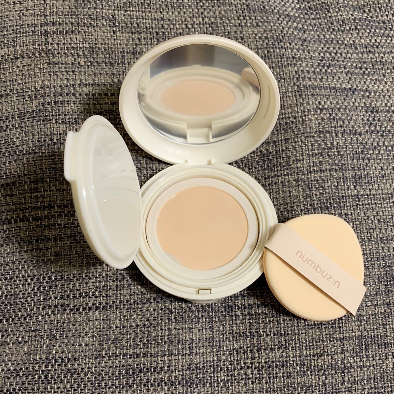 3番 ノーファンデ陶器肌トーンアップクッション/numbuzin/クッションファンデーションを使ったクチコミ(2枚目)