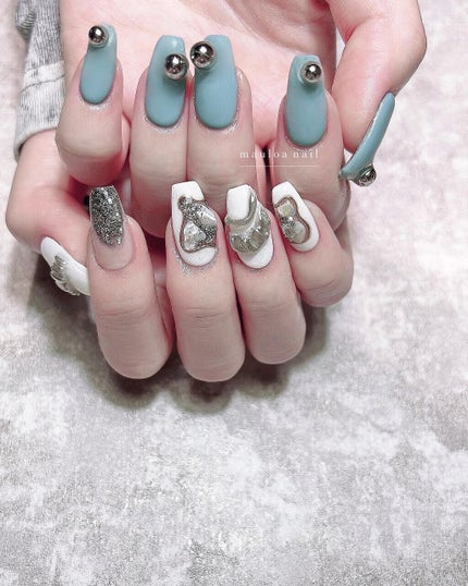 #ターコイズネイル,#ネイル,#アートネイル,#春ネイル,#ミラーアートネイル,#ブルーネイル,#クリアネイル,#リングネイル,#ミラーネイル,#手書きアートネイル,#刺繍ネイル,#ミラーネイル,#シルバーアクセネイル,#春ネイル,#天王寺ネイルのネイルデザイン