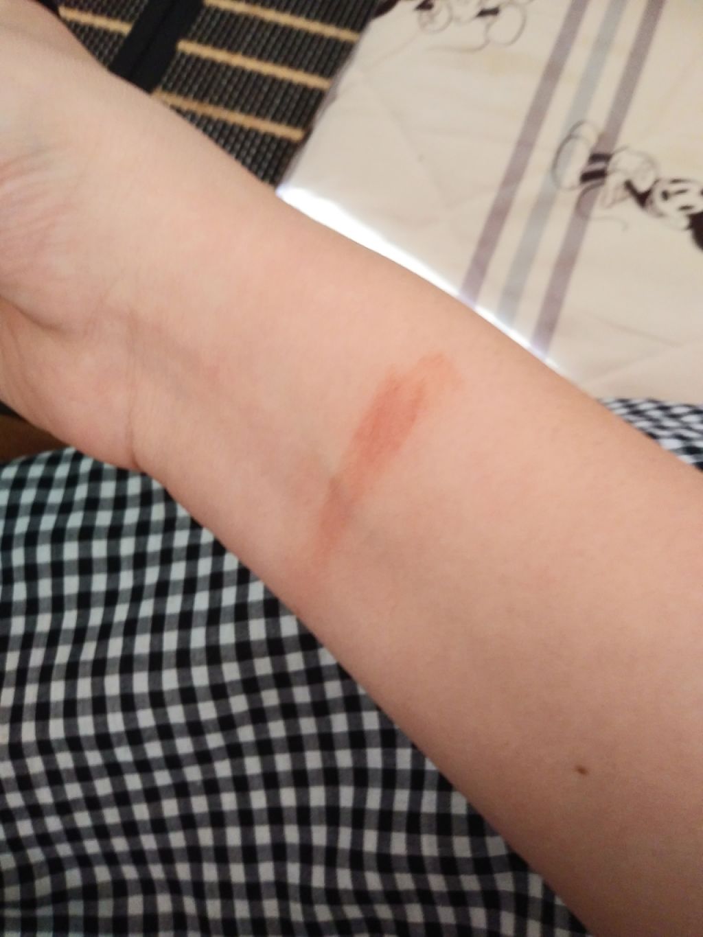 ダイソー×IT GIRL アイシャドウ 憧れの人/DAISO/単色アイシャドウを使ったクチコミ（3枚目）