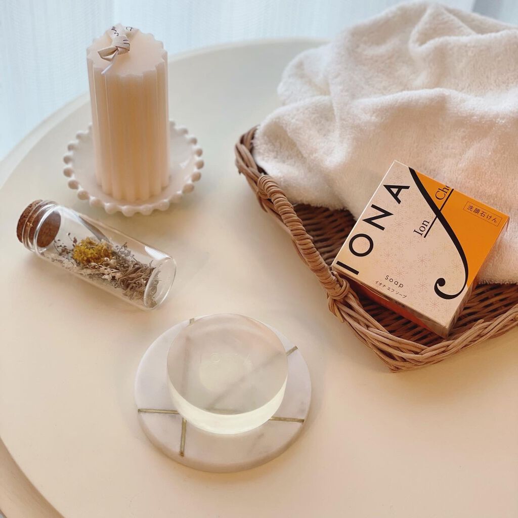 ゼリア新薬工業 様の
【イオナ エフ ソープ】
をお試しさせていただきました😌

＼透明美容石鹸から始める3ステップ／

くすみ、ごわつきが続く肌を丁寧に洗い上げ、透明感をアップしてくれます。 キメ細かく上質な泡が、肌老化につながる余分な