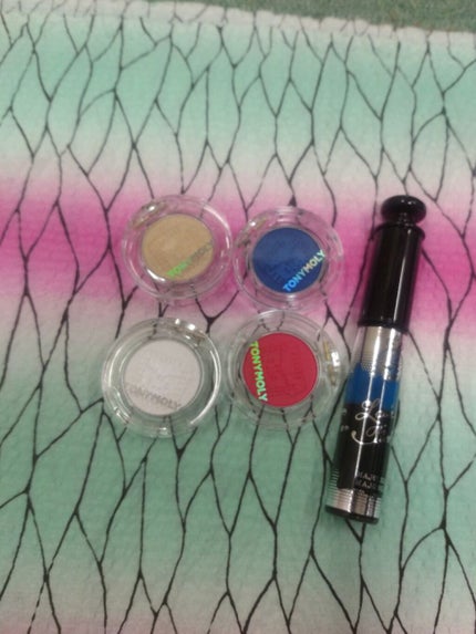 クリスタルシングルアイシャドウ/TONYMOLY/単色アイシャドウを使ったクチコミ(1枚目)