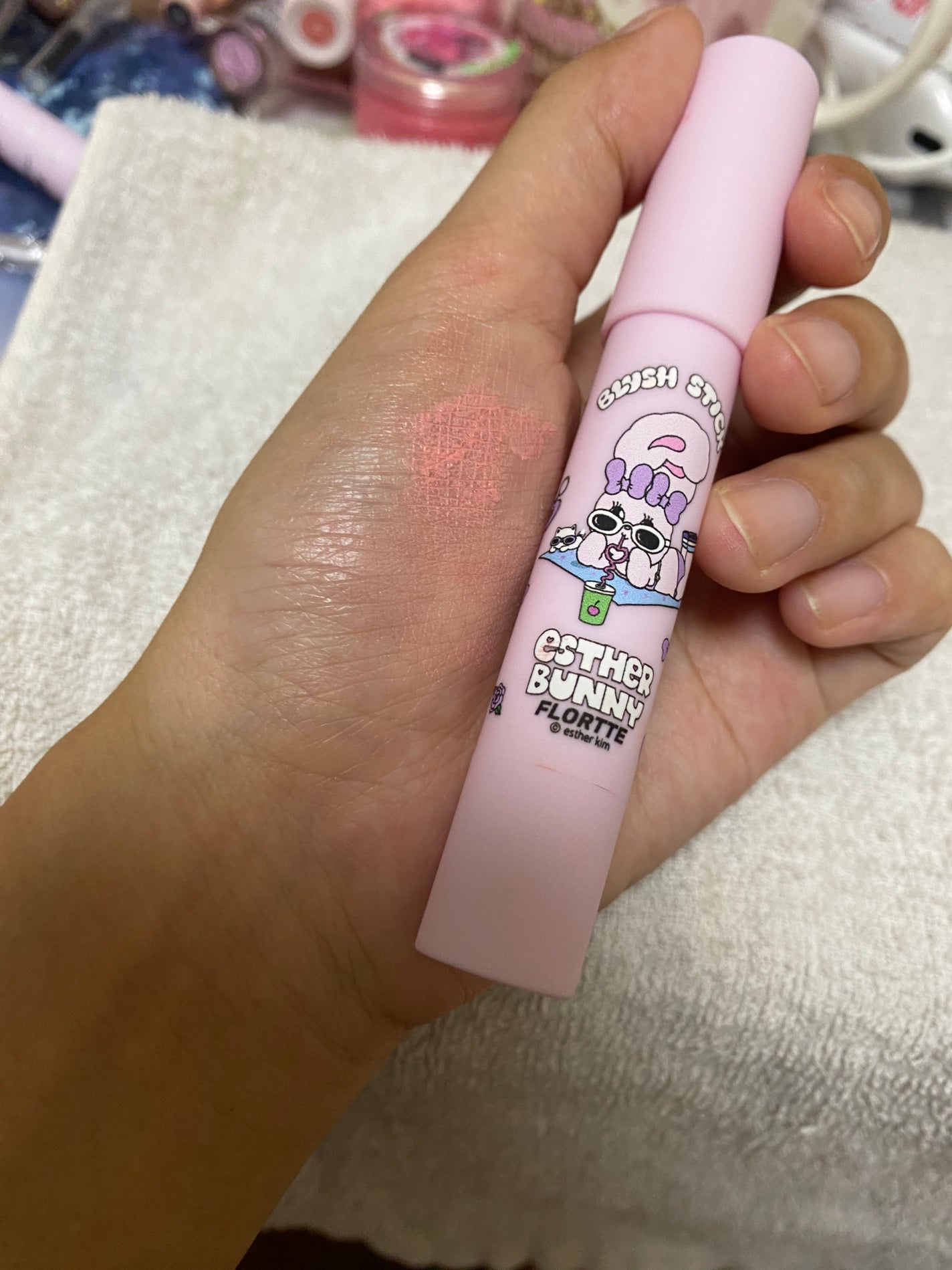 FLORTTE×ESTER BUNNY チークスティック /FLORTTE/ジェル・クリームチークを使ったクチコミ(7枚目)