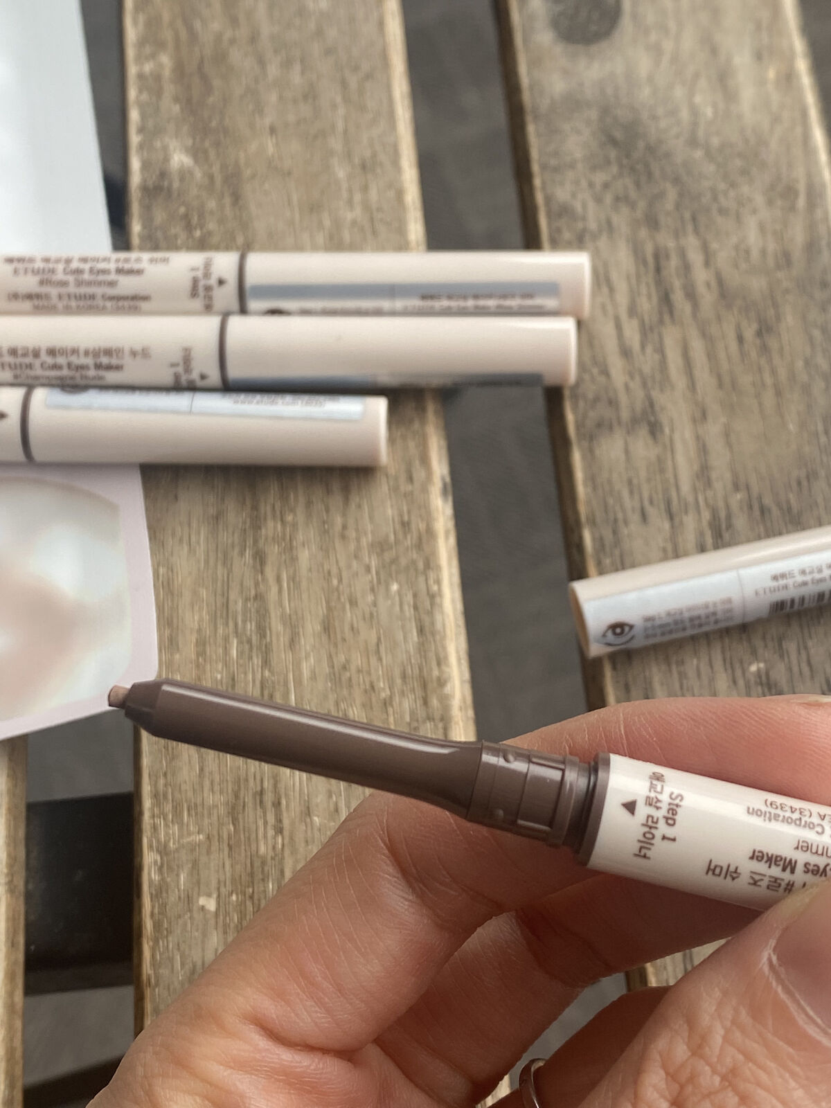 キュートアイズメーカー/ETUDE/スティックアイシャドウを使ったクチコミ（3枚目）