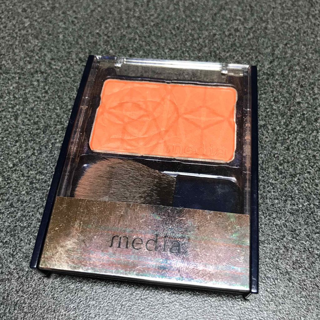 ブライトアップチークN/media/パウダーチークを使ったクチコミ(1枚目)