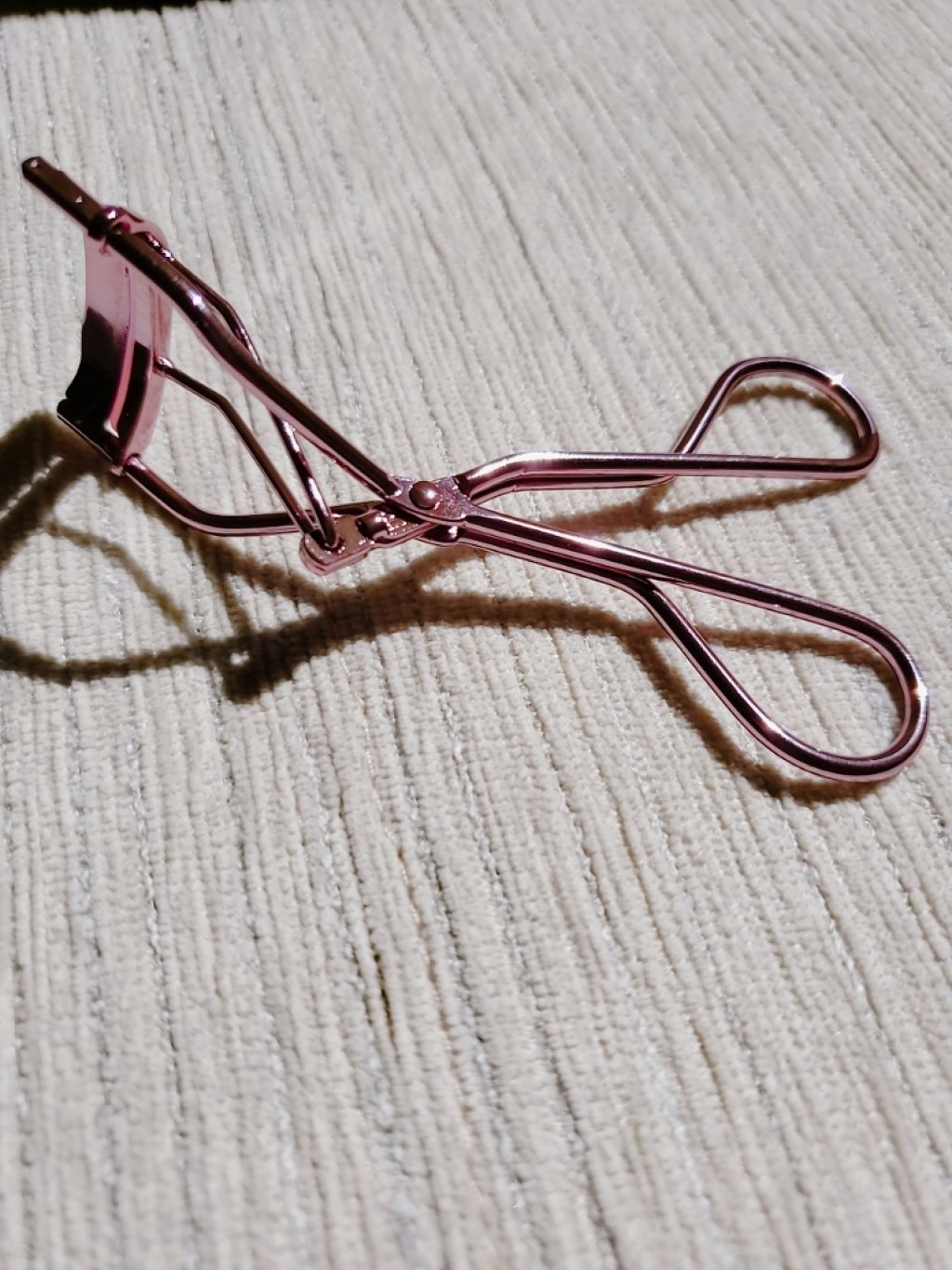 みーにゃ(サブ) on LIPS 「キャンメイクのビューラーです。デザインが可愛く、使いやすいので..」(1枚目)