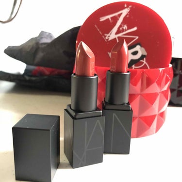 NARS リトルフェティッシュ 8379のクチコミ「刺々しくも美しい
排他的美麗なNARSのホリデー

最後は丸いケースに収められた
#リトルフェ.....」（2枚目）