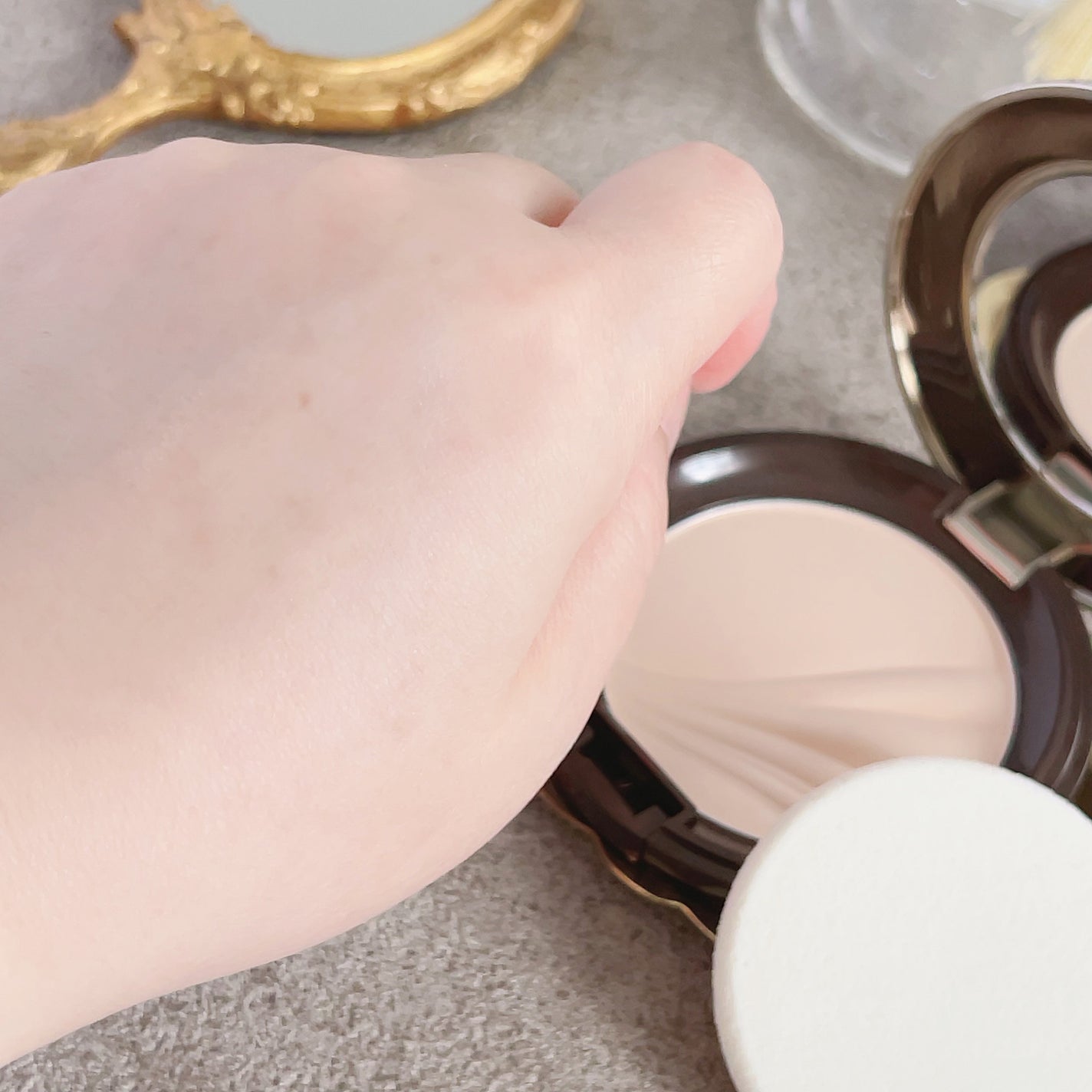 フェイスアップ プレストパウダー SPF23 / PA++/COVERMARK/プレストパウダーを使ったクチコミ(6枚目)