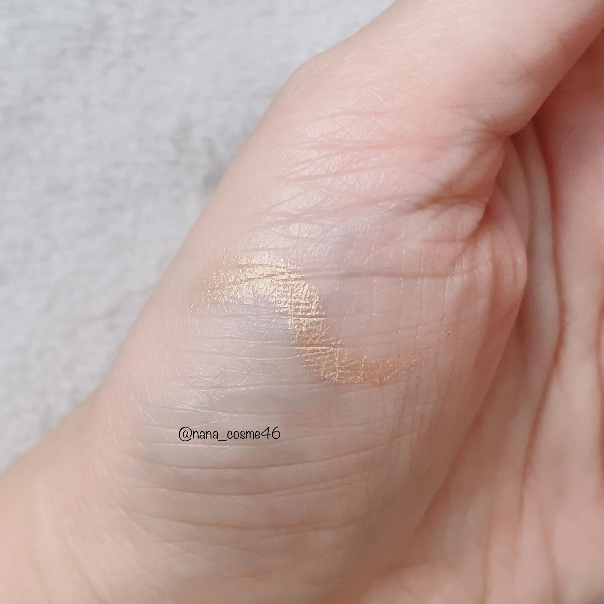 ロングウェア クリーム シャドウ スティック L32 ピーチミモザ(限定復刻色)/BOBBI BROWN/スティックアイシャドウを使ったクチコミ（2枚目）