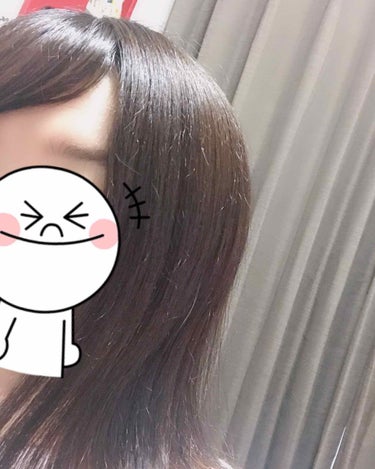 エッセンシャル flat くせ・うねりときほぐしセラムのクチコミ「ヘアケアご紹介

私はめちゃくちゃくせ毛で
中学の時はチリチリしてしまいコンプレックスでした….....」（2枚目）