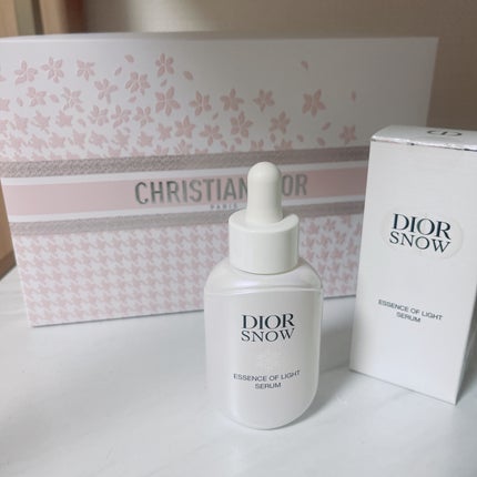 試してみた】Dior ディオール スノー エッセンス オブ ライト 試してみた】Dior ディオール スノー エッセンス オブ ライト