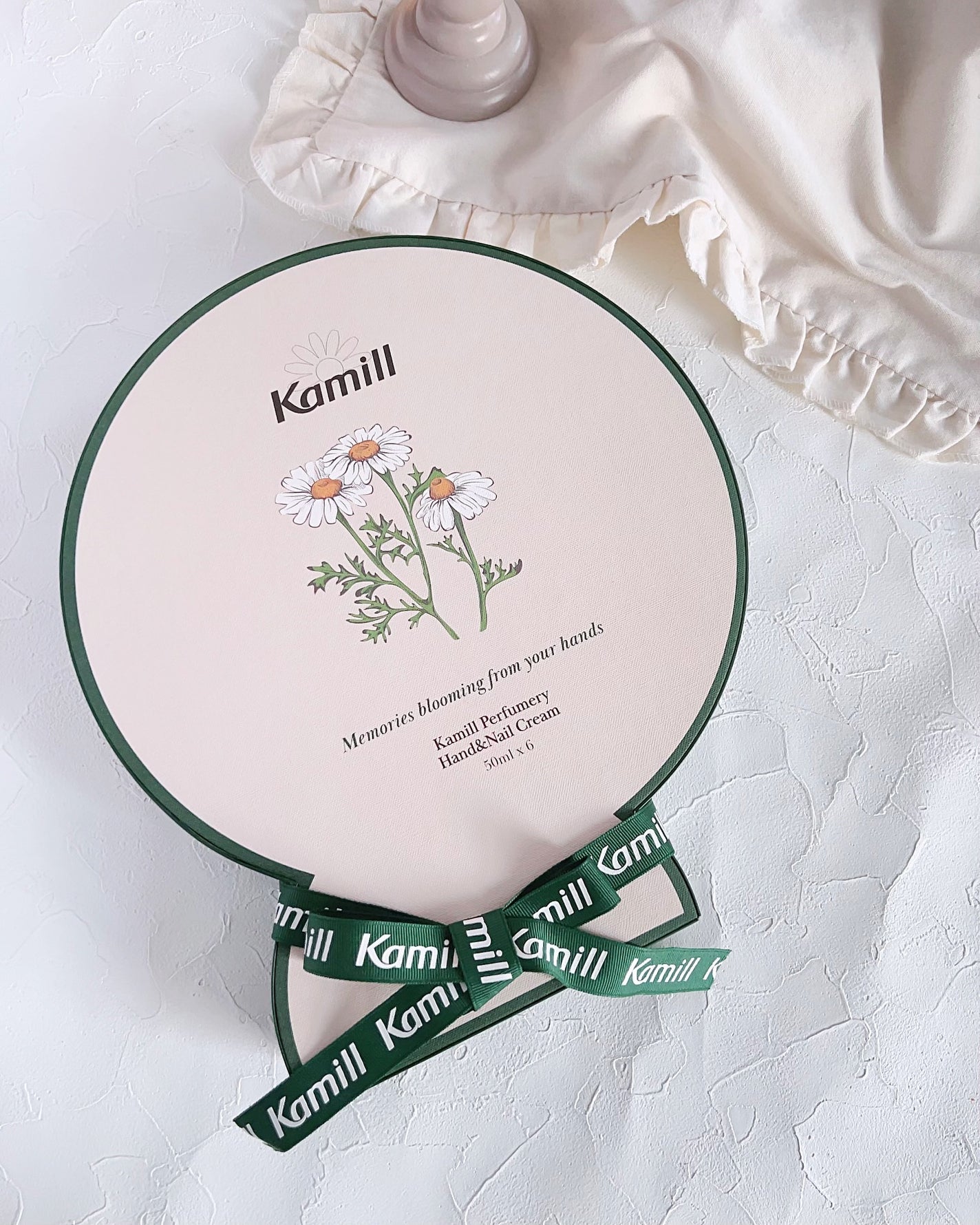 パフューマリー ハンド&ネイルクリーム デューイアルテミシア 50ml/カミール/ハンドクリームを使ったクチコミ(8枚目)