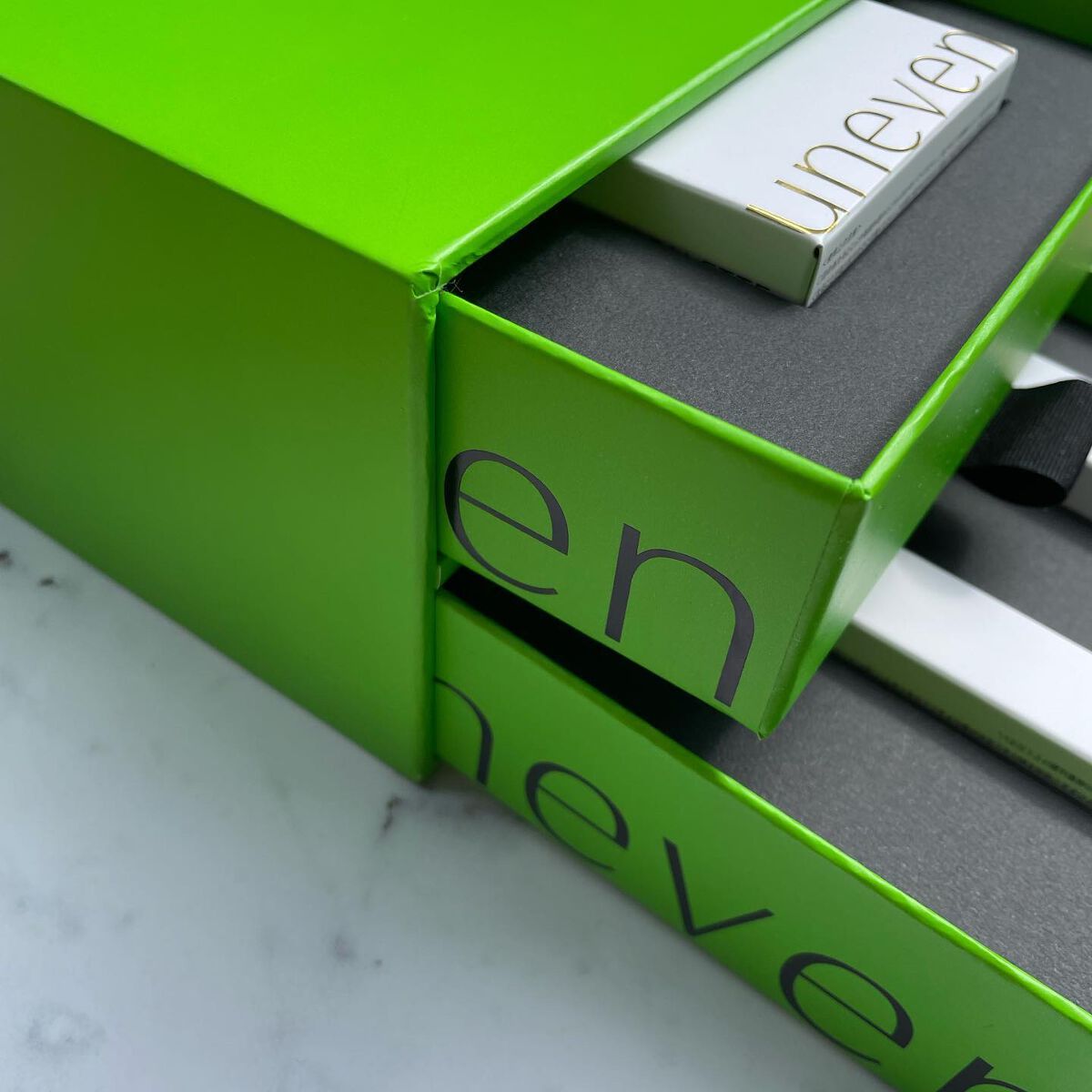 はる on LIPS 「コスメ購入品unevenアニヴェンchristmasco..」(2枚目)