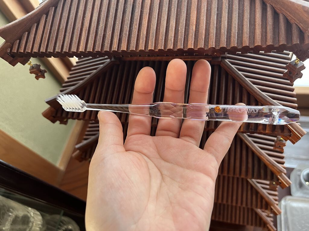 アパガードクリスタル歯ブラシ/アパガード/歯ブラシを使ったクチコミ（2枚目）