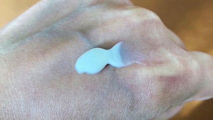 なめらかミルキー ハンドクリーム/ハニーチェ/ハンドクリームを使ったクチコミ(2枚目)