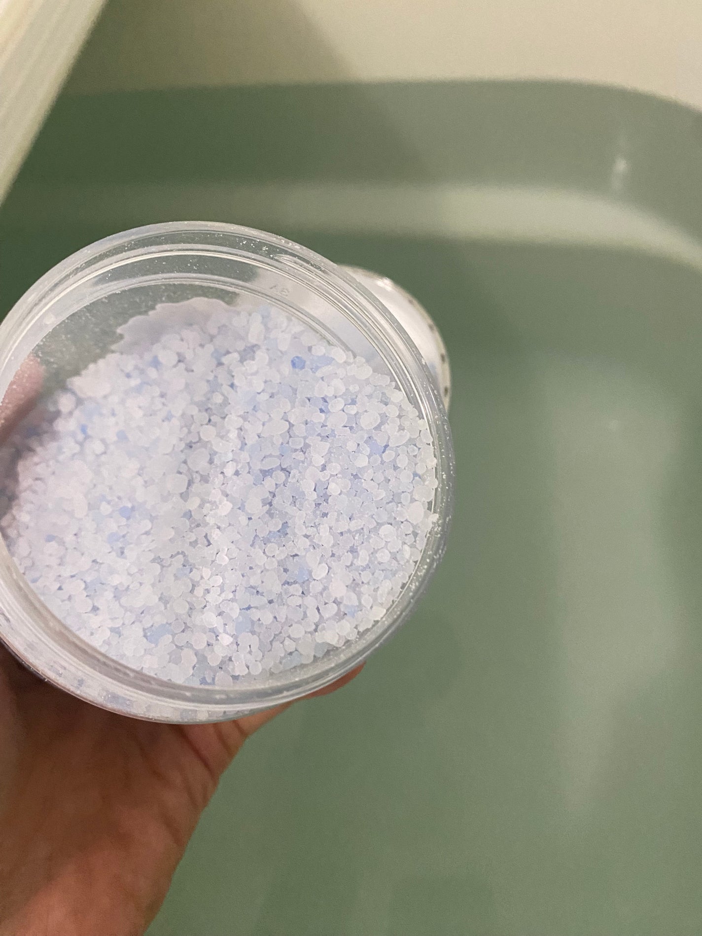 サムシングピュアブルー セント バスソルト/JILL STUART/無機塩系入浴剤を使ったクチコミ(3枚目)