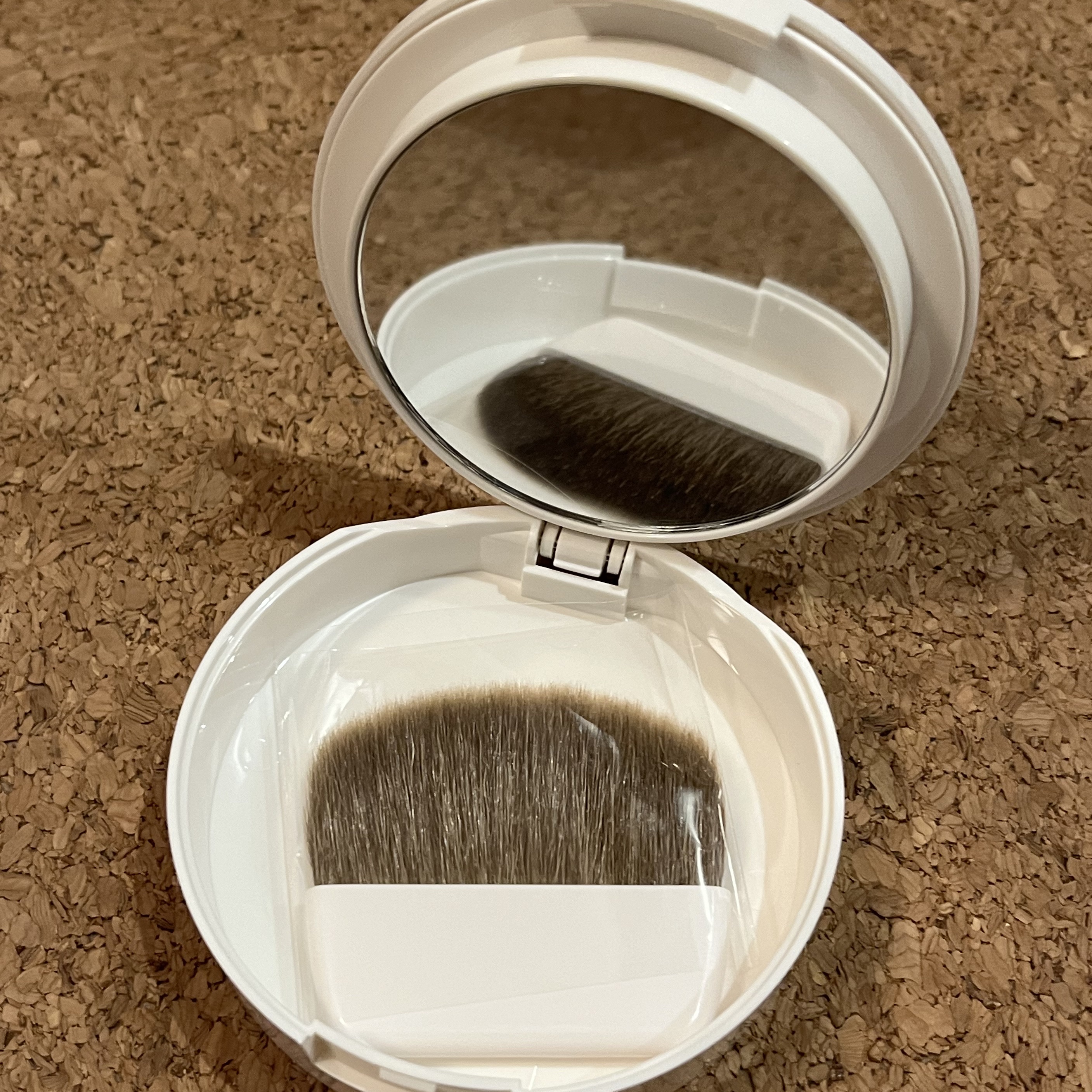 スキンライト プレスト パウダー N/REVLON/プレストパウダーを使ったクチコミ（3枚目）