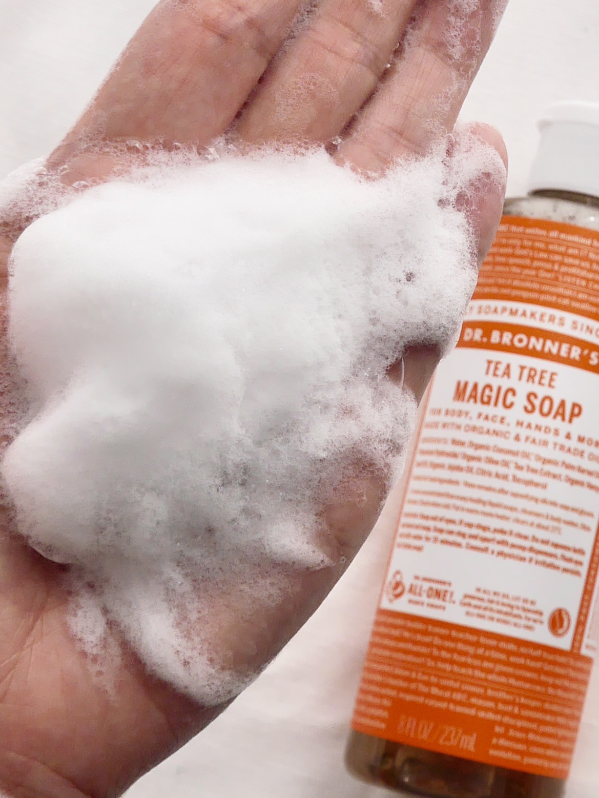 マジックソープ ティートゥリー 473ml/ドクターブロナー/ボディソープを使ったクチコミ（3枚目）