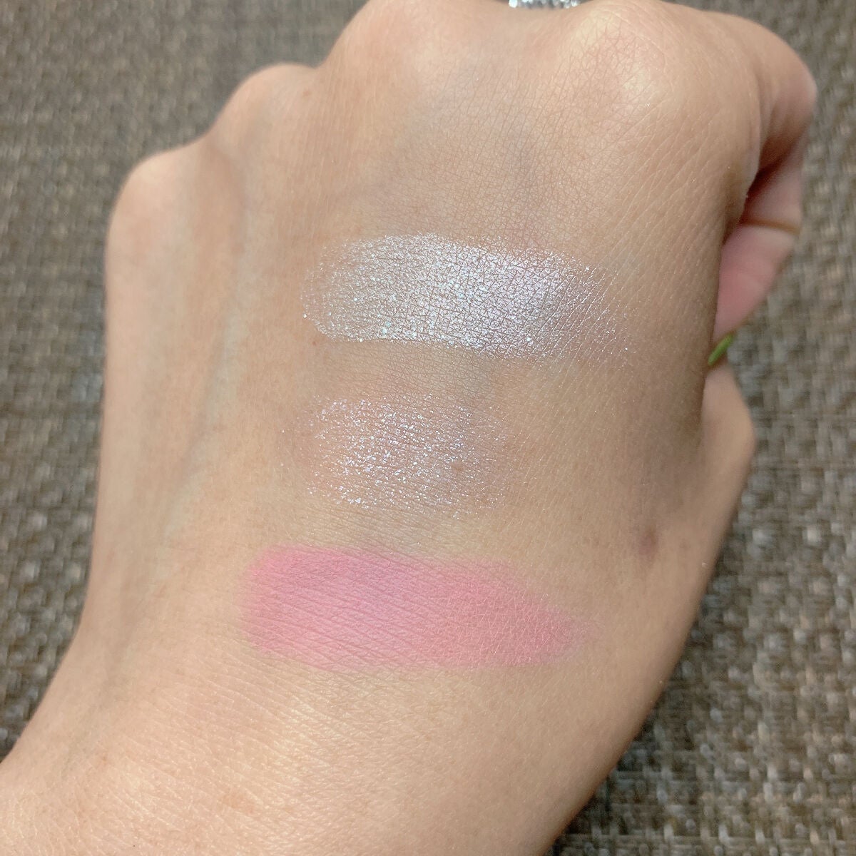 マルチカラーバリエーション トゥインクル/チャコット・コスメティクス/単色アイシャドウを使ったクチコミ(6枚目)