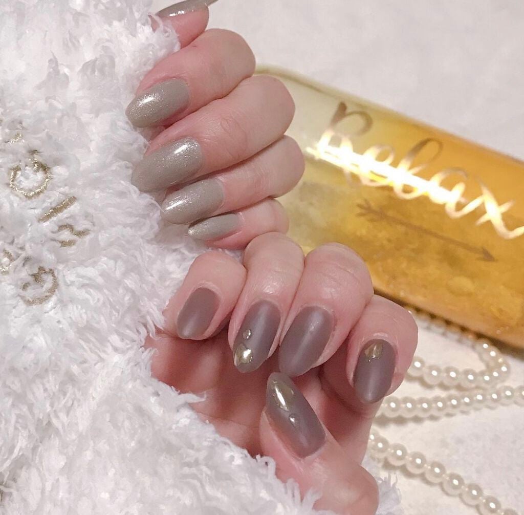 riii-.-noo on LIPS 「💅✨秋冬ネイル💅アシンメトリーで2度美味しい♫#いつもお世話に..」(1枚目)