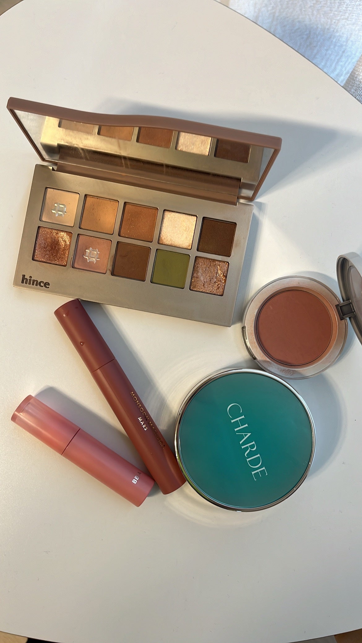 ニューデップスアイシャドウパレット/hince/アイシャドウパレットを使ったクチコミ(1枚目)