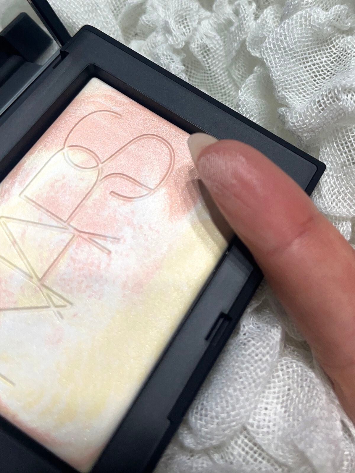 ライトリフレクティング プリズマティックパウダー/NARS/プレストパウダーを使ったクチコミ(4枚目)