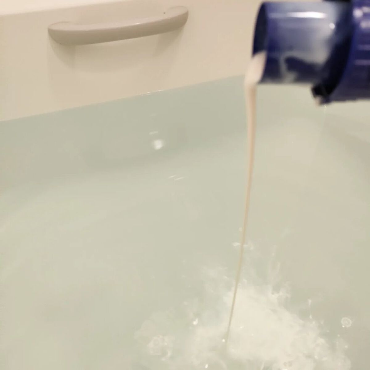 濃厚しっとり入浴液 ホワイトフローラルの香り/薬用ソフレ/保湿系入浴剤を使ったクチコミ（2枚目）