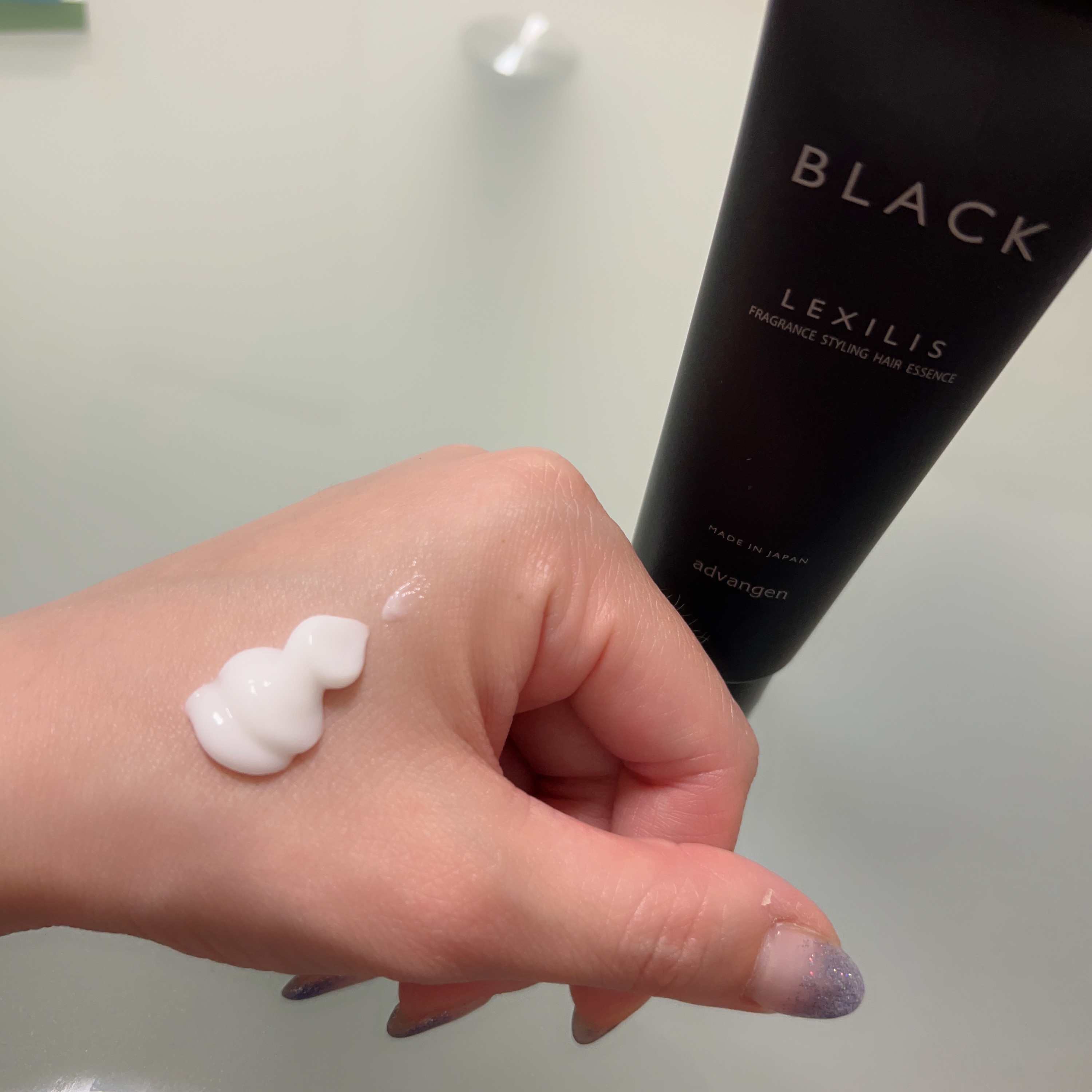 ブラック フレグランス スタイリング ヘアエッセンス/LEXILIS/アウトバストリートメントを使ったクチコミ（2枚目）