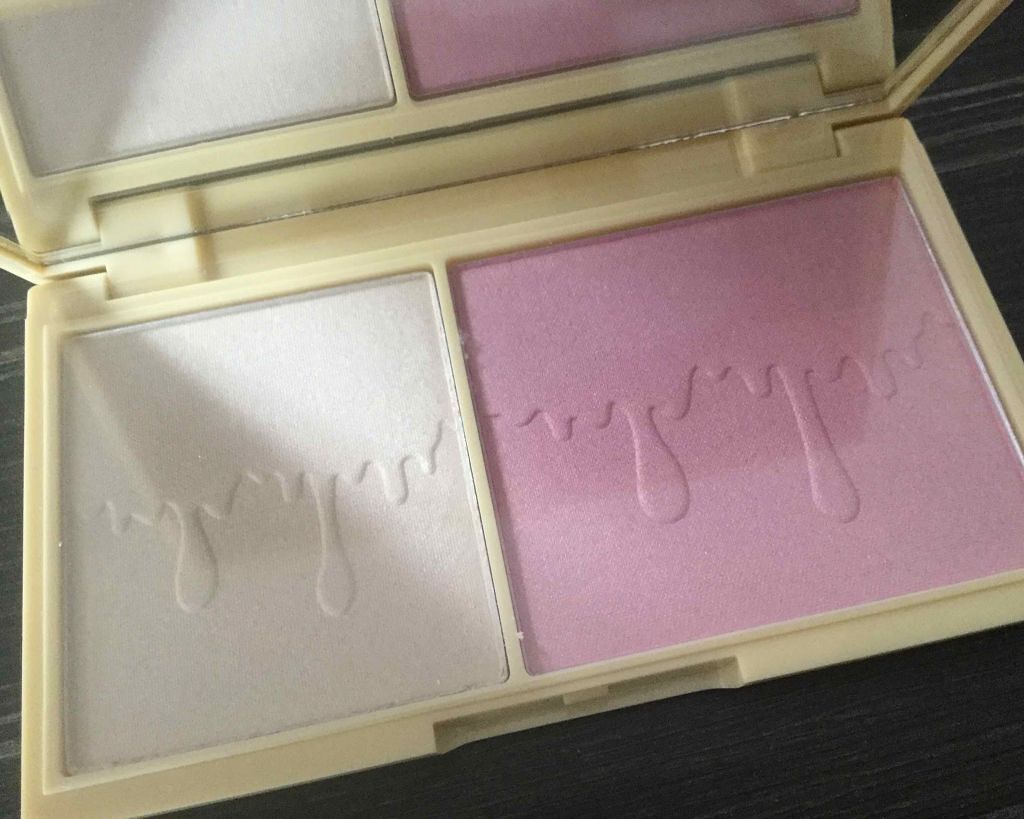 I Heart Revolution Light and Glow/MAKEUP REVOLUTION/プレストパウダーを使ったクチコミ（2枚目）