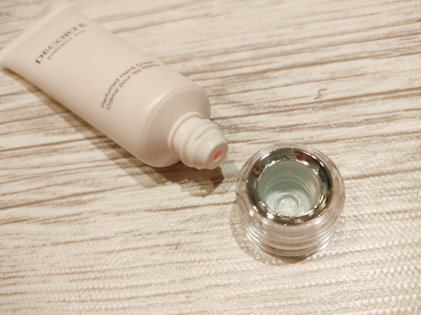 キモノ ユイ パフュームド ハンドクリーム /DECORTÉ/ハンドクリームを使ったクチコミ(2枚目)
