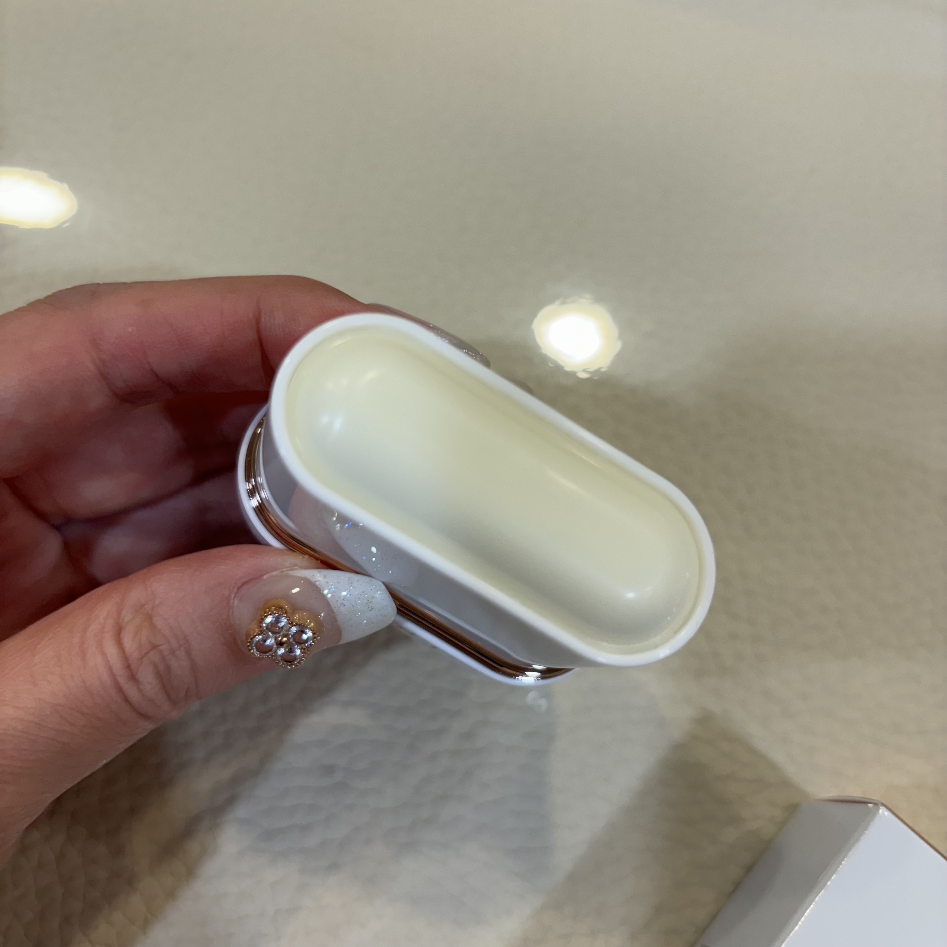 エアリーフィットサンスティック/KAHI/日焼け止めスティックを使ったクチコミ（2枚目）