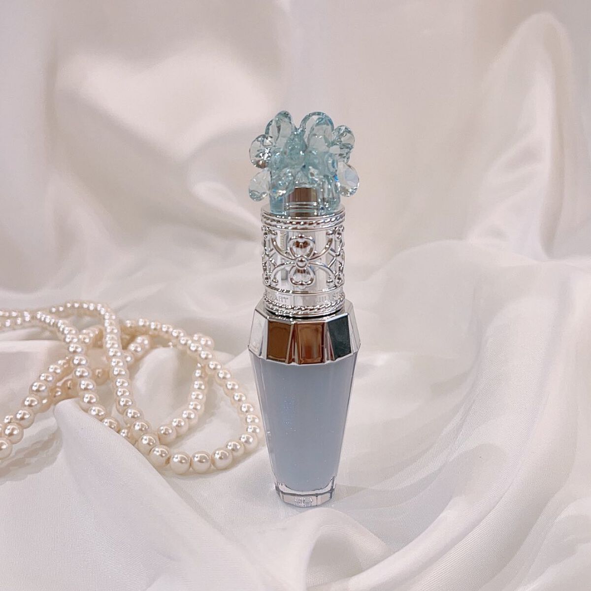 ジルスチュアート　アイダイヤモンド グリマー 08 something pure blue＜サムシングピュアブルー セント＞（限定色）/JILL STUART/グリッターを使ったクチコミ（3枚目）