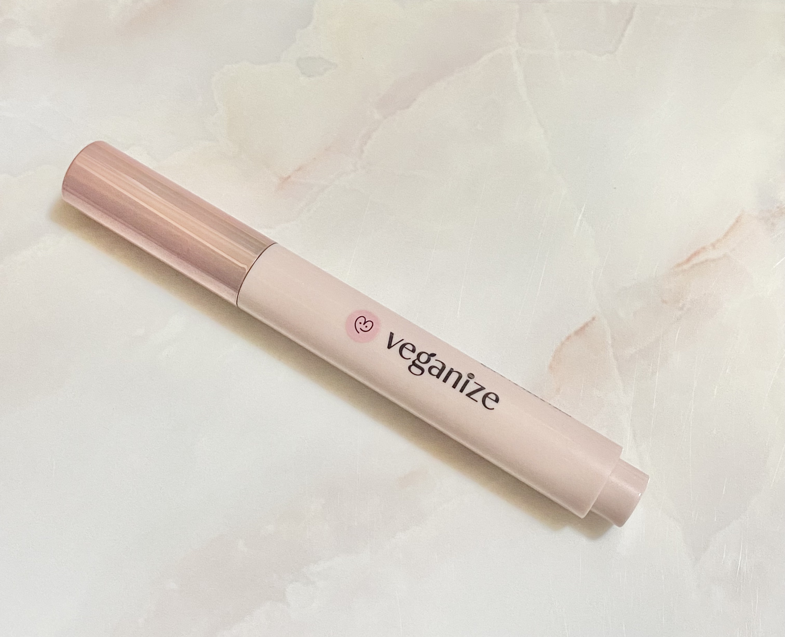 ヴィーガナイズコラーゲンリップガラスバーム 12番 ピンクメロングロウ/Veganize/リップグロスを使ったクチコミ（2枚目）