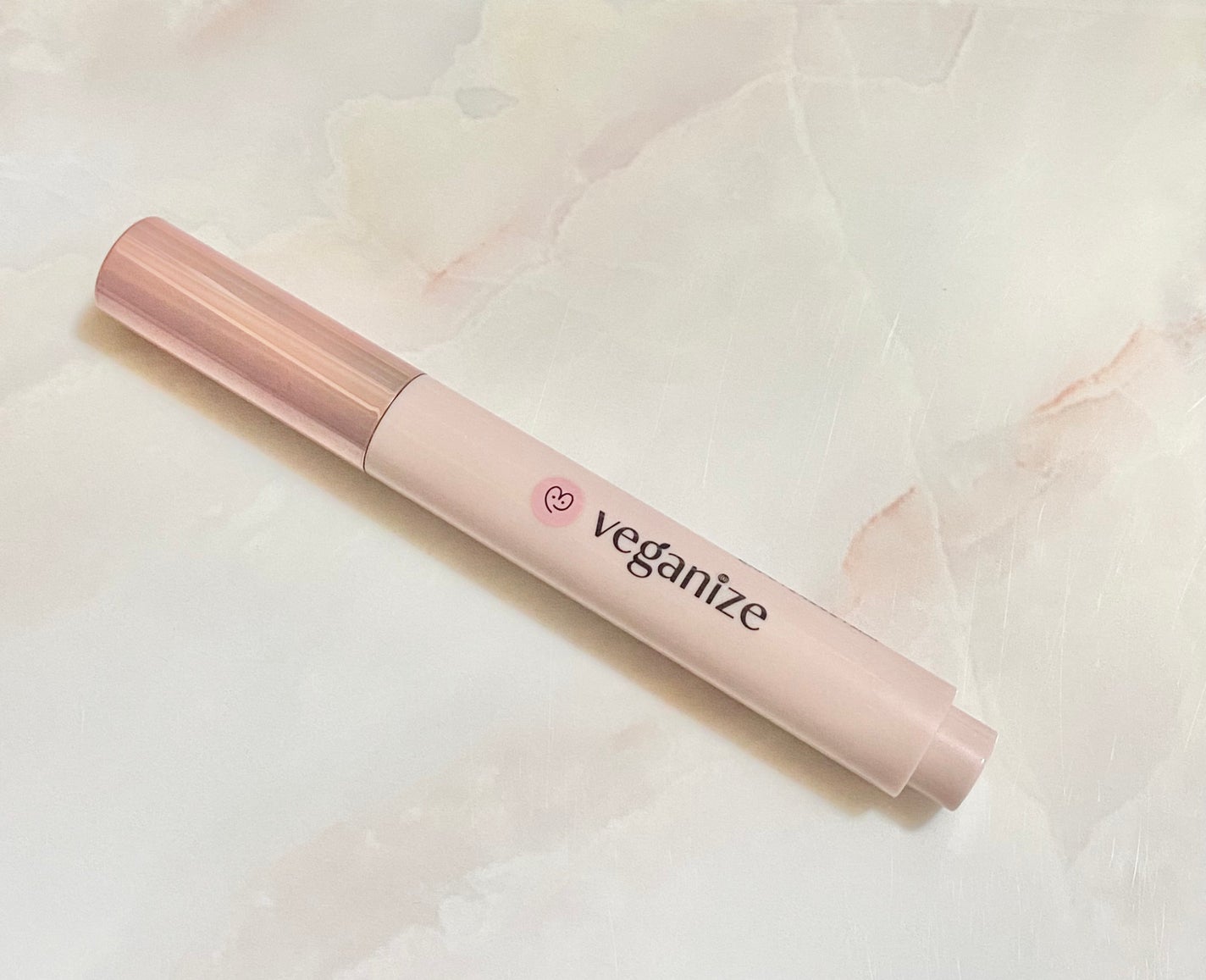 ヴィーガナイズコラーゲンリップガラスバーム/Veganize/リップグロスを使ったクチコミ(2枚目)