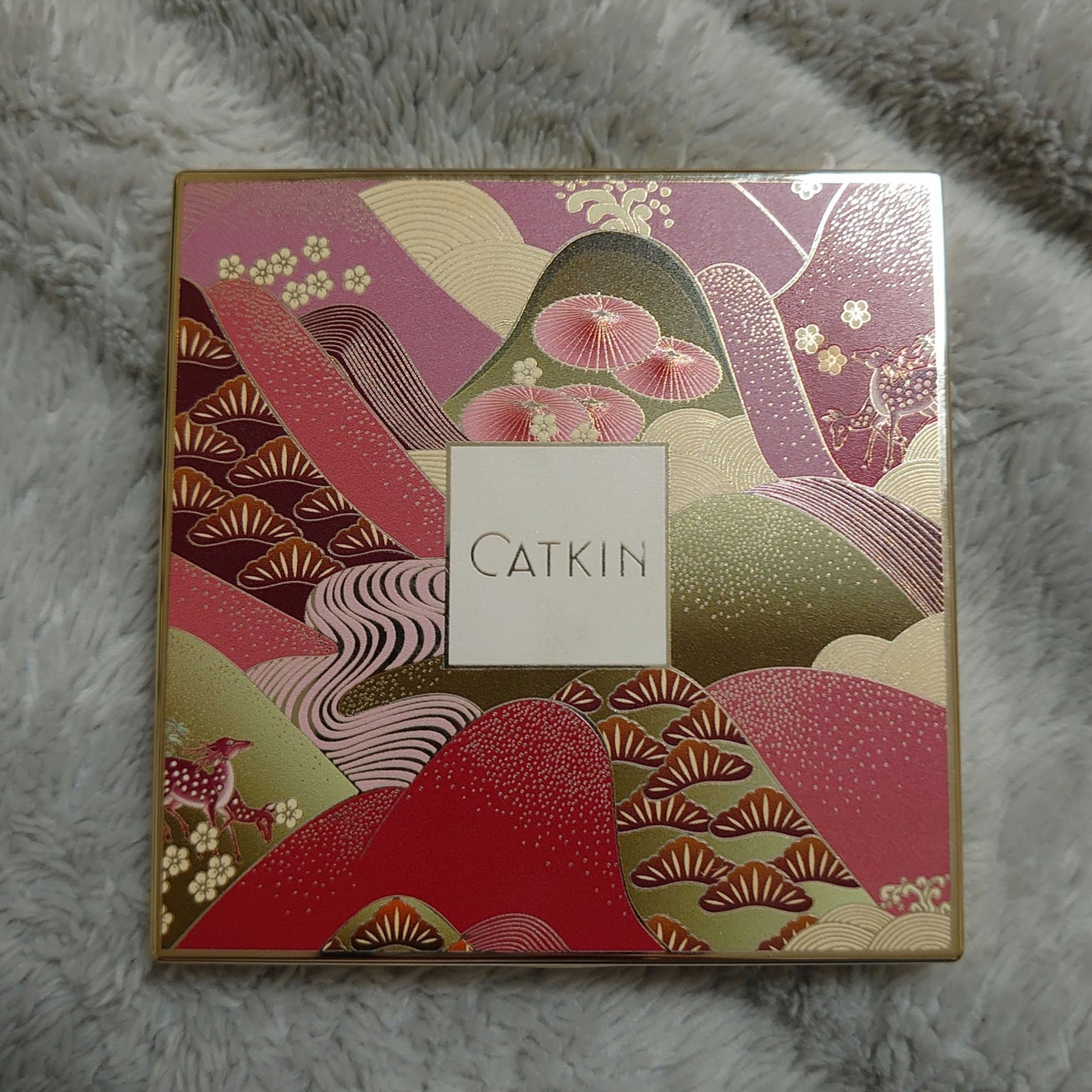 長相思シリーズ 9色アイシャドウパレット/CATKIN/アイシャドウパレットを使ったクチコミ(2枚目)