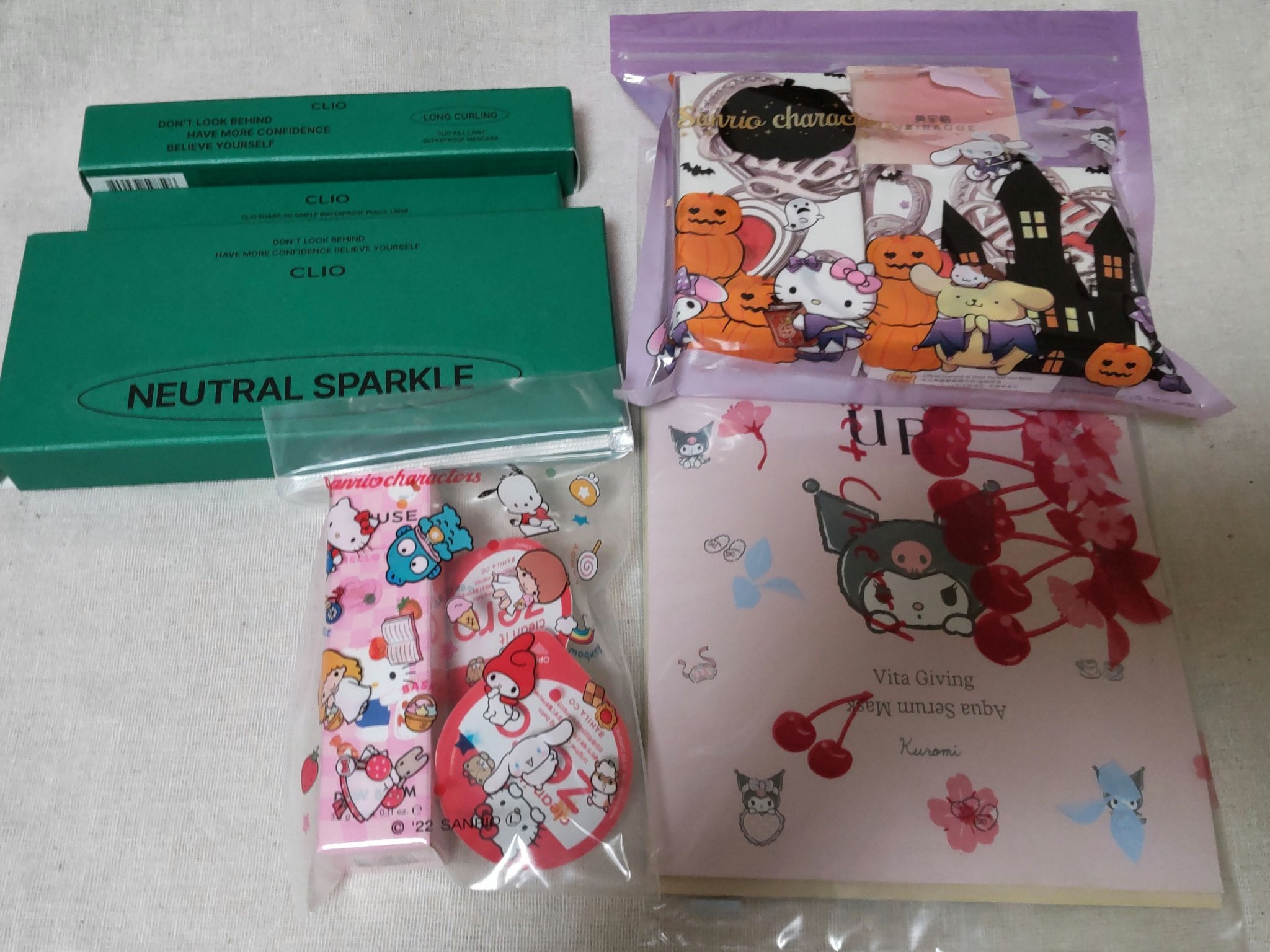 🩶素敵なプレゼントいただきました🩶

LIPSで仲良くしてくれているちぇりーさんから
たくさんの素敵すぎるプレゼントいただきました☺️
かわいいバッグにぎっしりでびっくりしたよー！！
たくさん貰いすぎて、商品登録は諦めた笑

ちぇりーさ