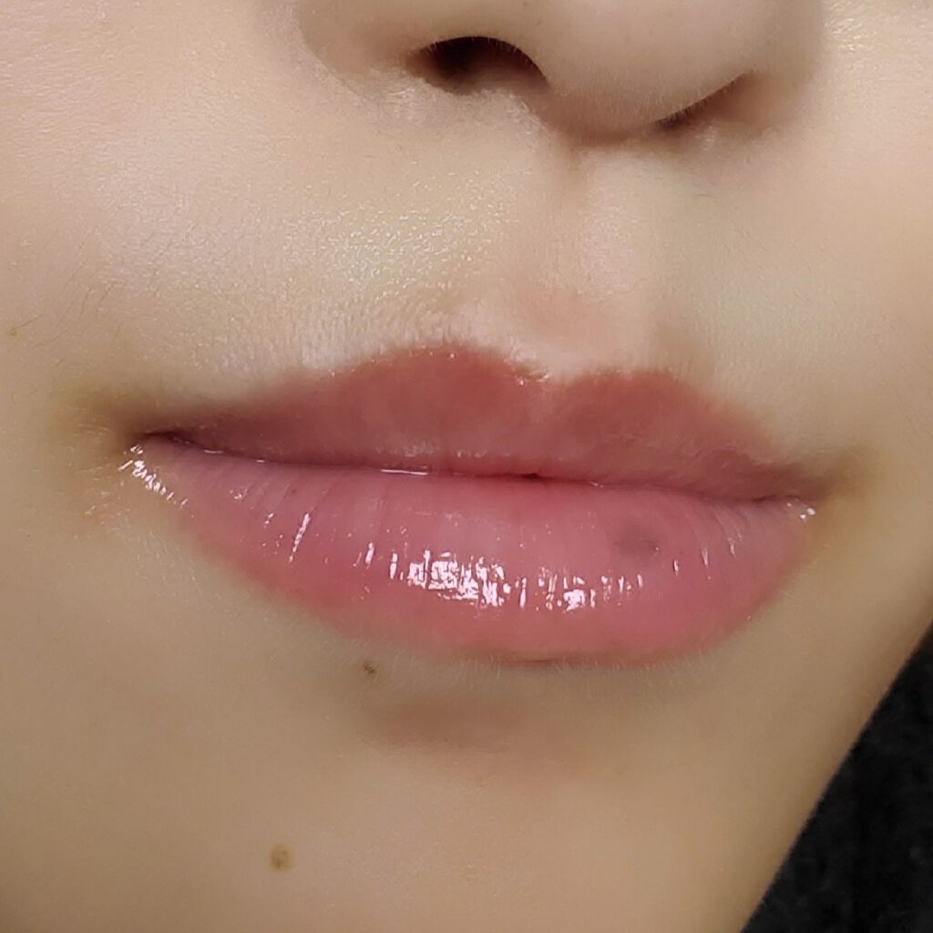 トーン ペタル エッセンス グロス/to/one/リップグロスを使ったクチコミ（2枚目）