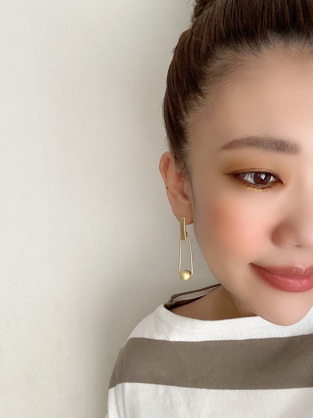 スモール アイシャドウ ゴールドマイン/M・A・C/単色アイシャドウを使ったクチコミ（3枚目）