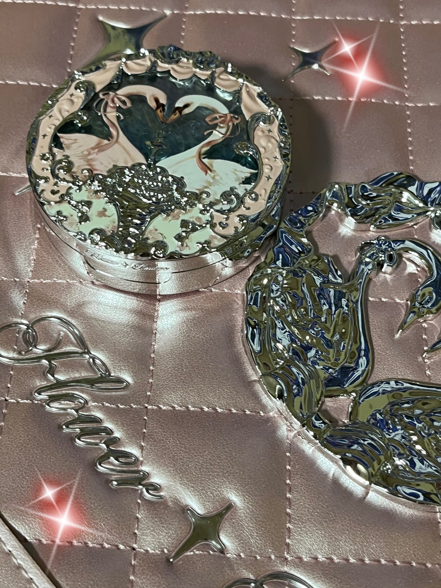 フラワーノーズ スワンバレエシリーズ ブラッシュコンパクト/FlowerKnows/パウダーチークを使ったクチコミ(8枚目)