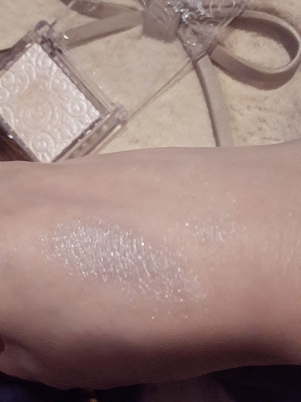 マットラディアンス ベイクドパウダー ハイライト01/ローラ メルシエ/パウダーハイライトを使ったクチコミ（2枚目）