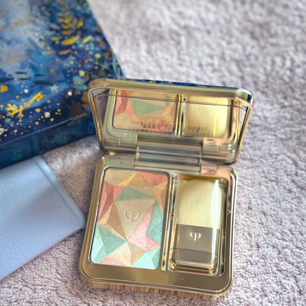 ル・レオスールデクラ /クレ・ド・ポー ボーテ/パウダーハイライトを使ったクチコミ（1枚目）