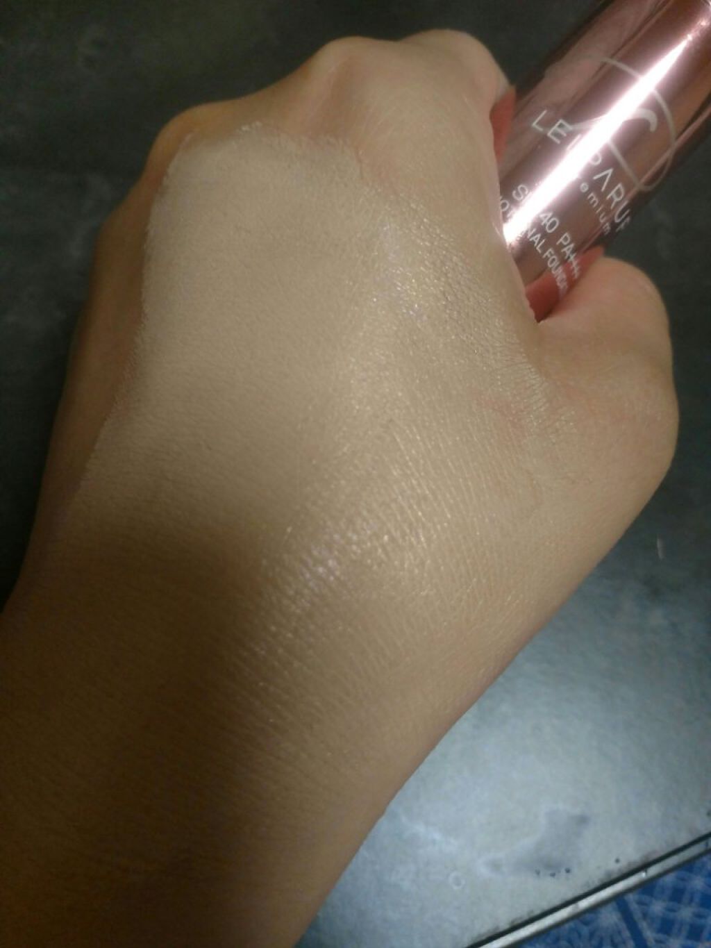 プレミアムエモーショナルファンデーション/LEI PARUFY/リキッドファンデーションを使ったクチコミ(3枚目)