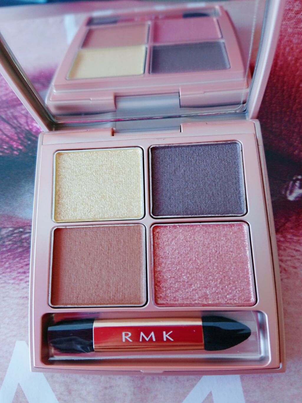 ローズウッドデイドリーム 4アイズ /RMK/アイシャドウパレットを使ったクチコミ(2枚目)