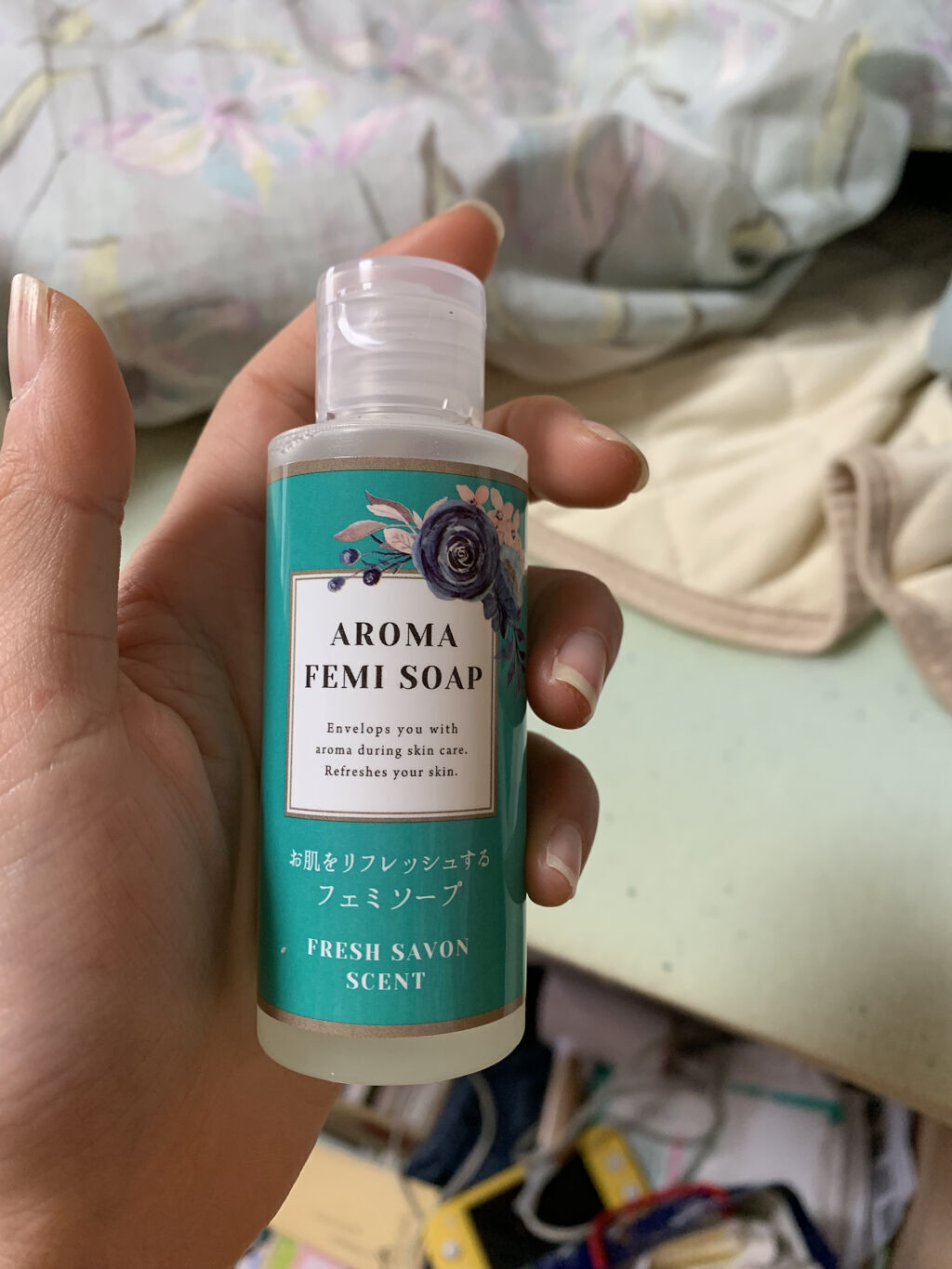 こちらのDAISOフェミソープを買ってみました
私はデリケートゾーンの毛をそっているので普通のボディソープ使ってましたが染みてヒリヒリしたのでこちらを使ってみました
使った感想染みない香りは無香料に近い
だがめちゃくちゃいい
次は違う香りを