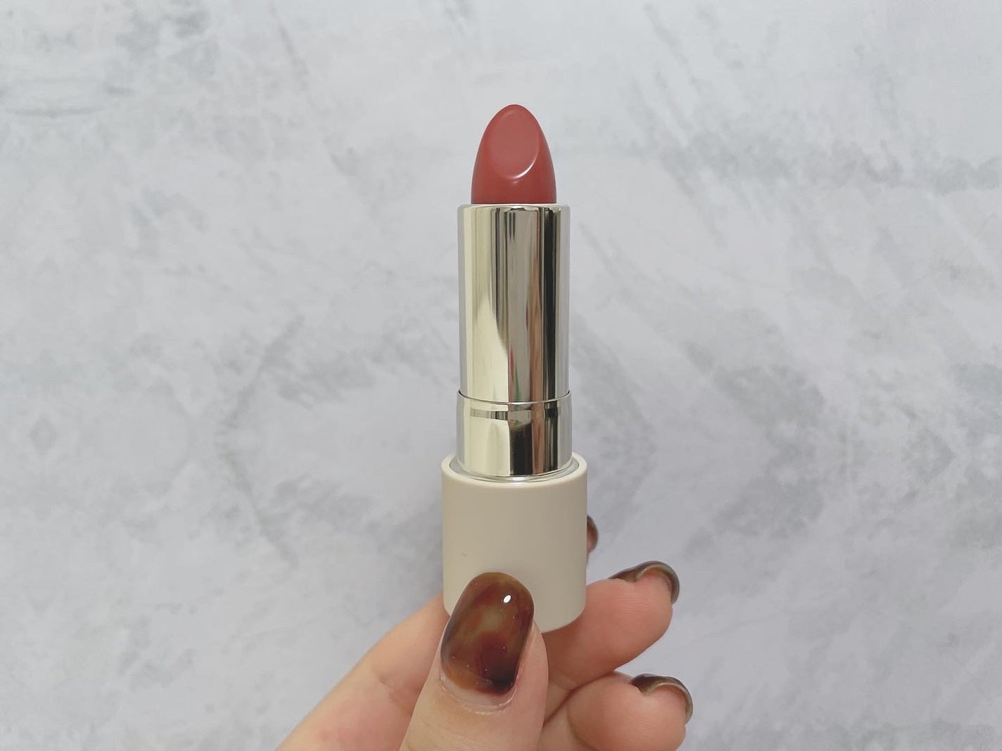 つーちゃん on LIPS 「可愛くてスルリと塗れるRMKのリップ💄♡ティントではな無いから..」(1枚目)