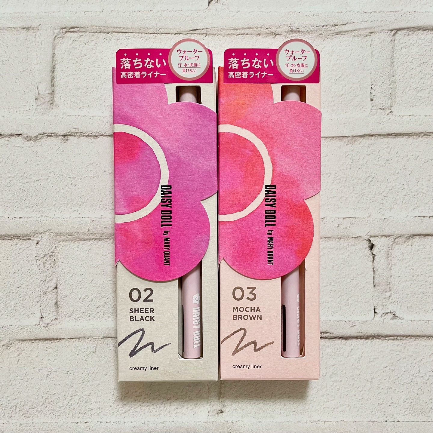 デイジードール クリーミーライナー 02 シアーブラック 〈ラメタイプ〉/DAISY DOLL by MARY QUANT/ペンシルアイライナーを使ったクチコミ（1枚目）