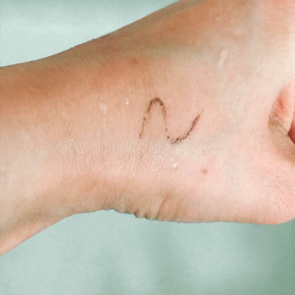 「密着アイライナー」クリームペンシル/デジャヴュ/ペンシルアイライナーを使ったクチコミ（3枚目）