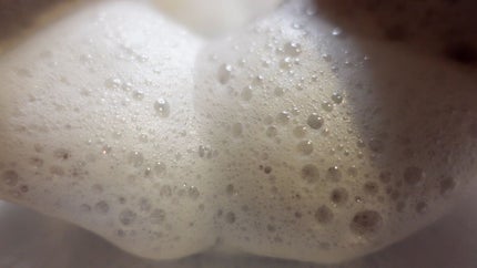 AROMATICA ティツリーピュリファイングシャンプーバーのクチコミ「固形シャンプーってこんなに泡立ちいいの!?と驚いたシャンプー部門1位
アロマティカ ティーツ.....」(3枚目)