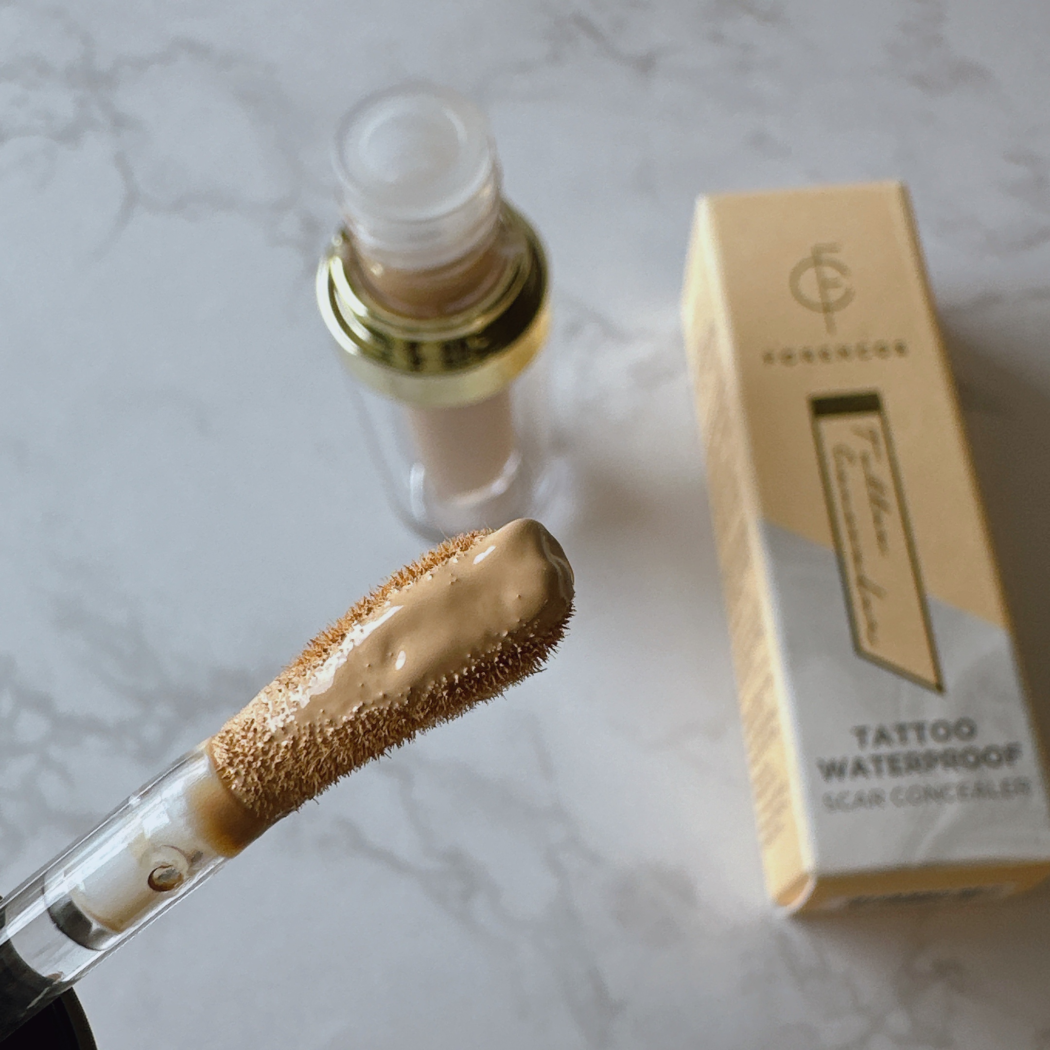 タトゥーウォータープルーフスカーコンシーラー 02 ナチュラルベージュ/フォレンコス/リキッドコンシーラーを使ったクチコミ（2枚目）