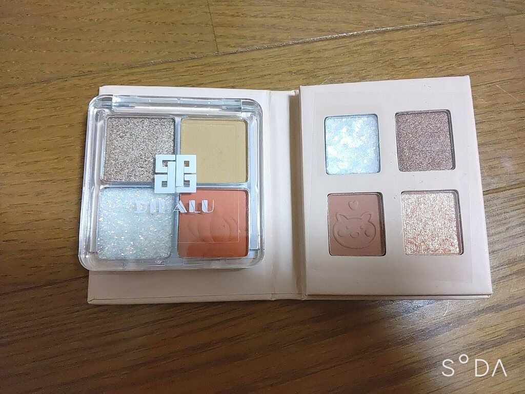 yu→ na on LIPS 「Qoo10で買ったコスメ福袋を紹介します!(ブラシ入れてません..」(5枚目)